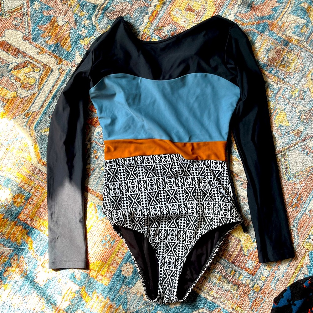 Seaa rash guard swimsuit size large (8/10) long sleeve